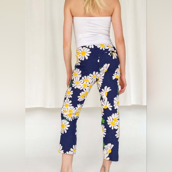 Lilly Pulitzer The Original Resort Fit Bright Navy Look Lady Daisy Capri Pants - Picture 2 of 13